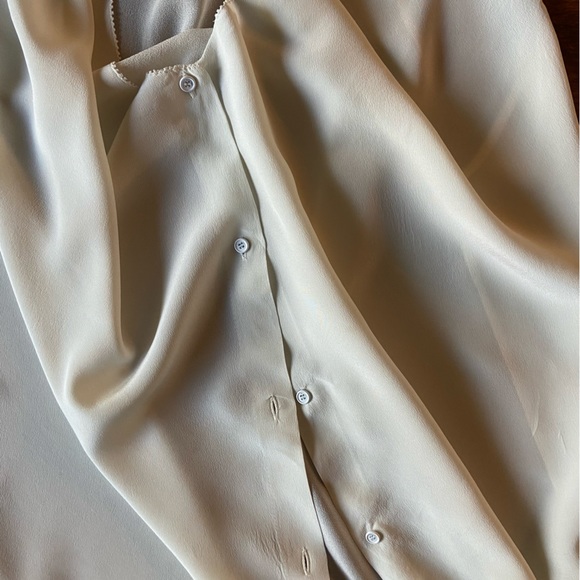WILFRED. 100% Silk. Size Medium. Color: Ivory. - Picture 8 of 8